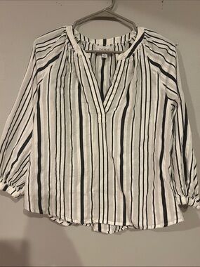 Evereve Black & White Striped Split-Neck Blouse